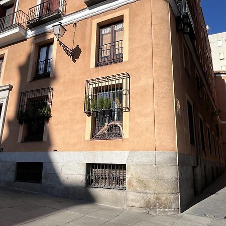 Dplace To Be - Amazing Apartments In Historic Center Madrid Bagian luar foto