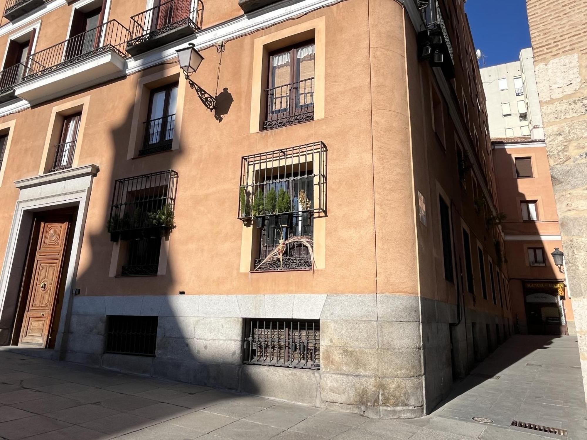 Dplace To Be - Amazing Apartments In Historic Center Madrid Bagian luar foto