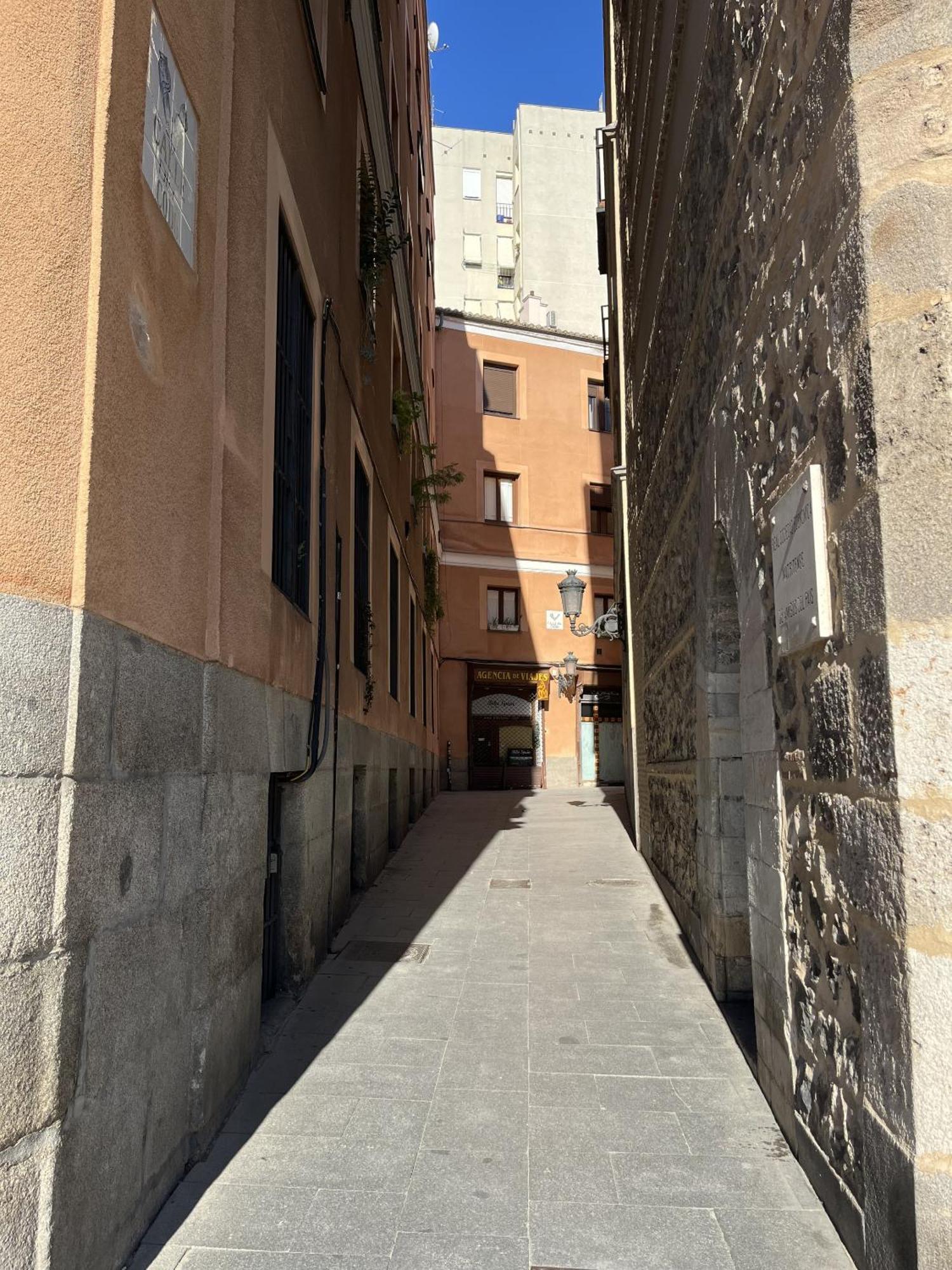 Dplace To Be - Amazing Apartments In Historic Center Madrid Bagian luar foto