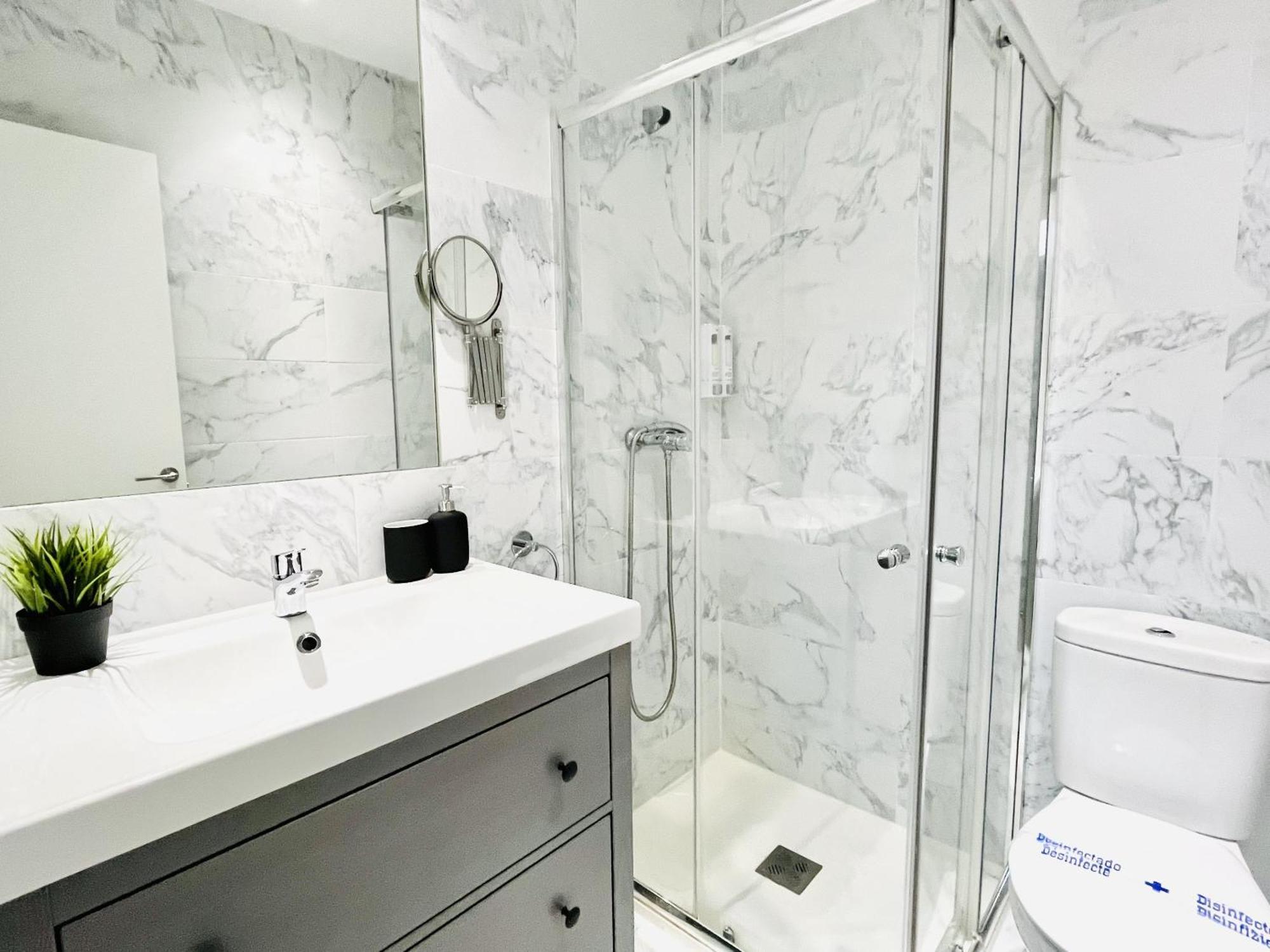 Dplace To Be - Amazing Apartments In Historic Center Madrid Ruang foto
